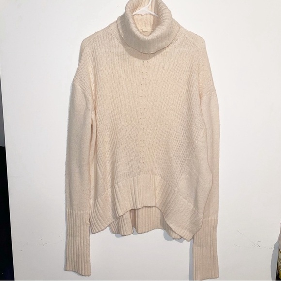 Moth Sweaters - Moth Anthro Cream Wool Turtle Neck Sweater XSP
